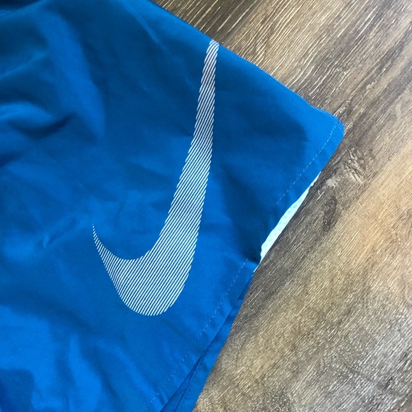 New Nike shorts - Picture 2 of 3
